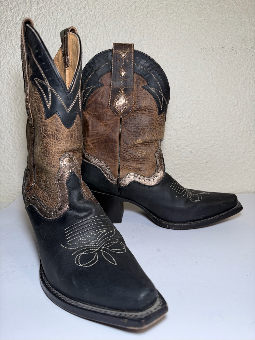Women's Black and Brown Western Cowgirl Boots
